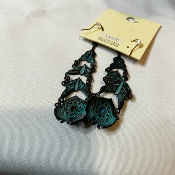 Turquois Hybrid Feather Earrings with Bling Crystals. - Picture 2 of 2